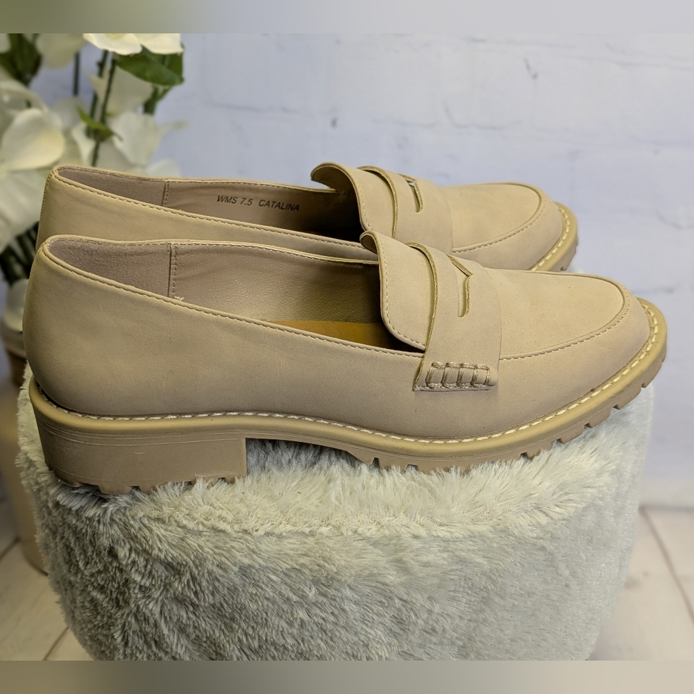 Women's Tan Loafers